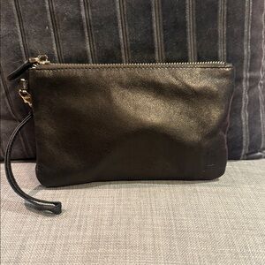 Handbag Butler Wristlet Charger